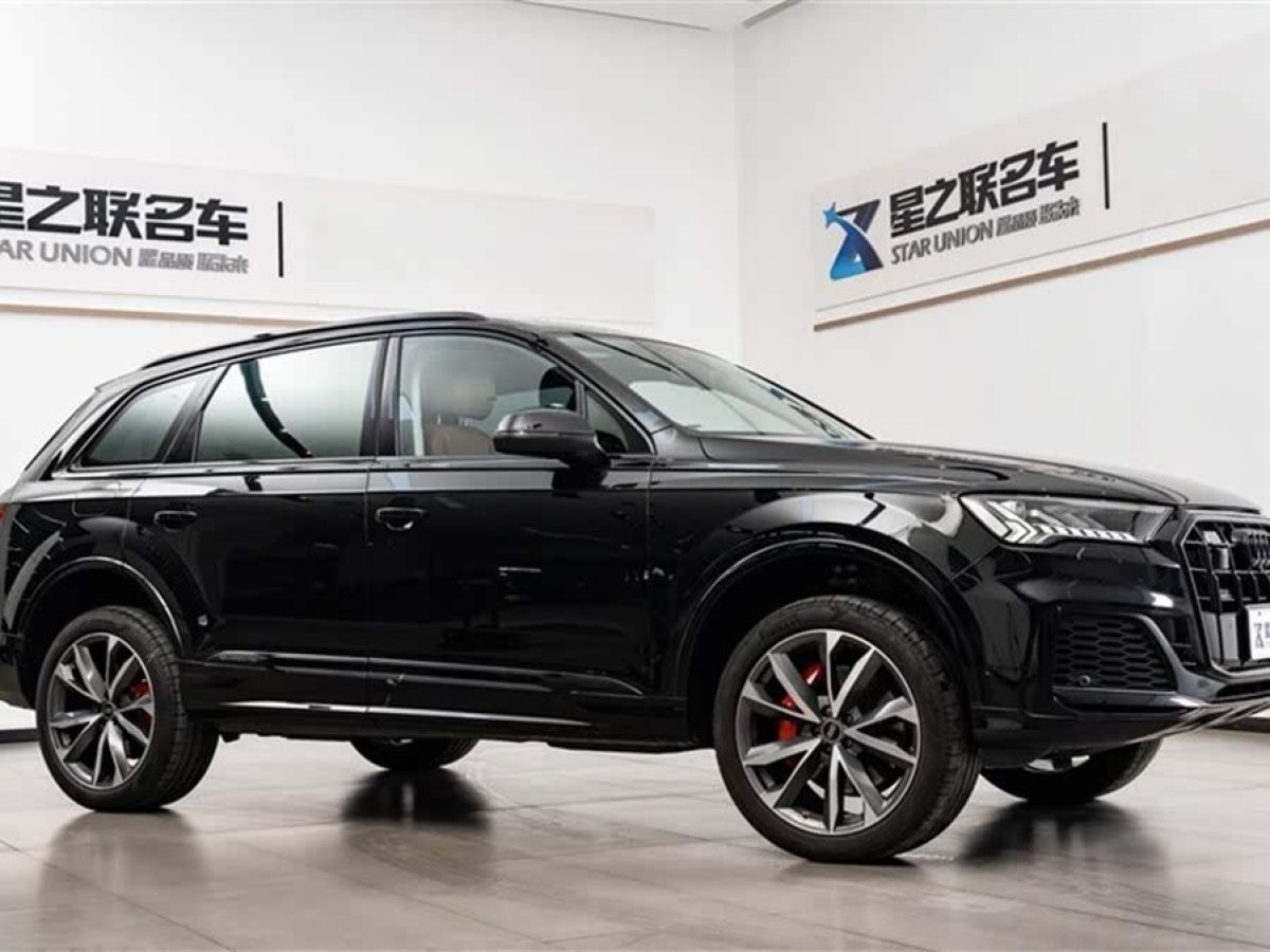 奧迪 奧迪Q7  2023款 55 TFSI quattro S line運(yùn)動(dòng)型圖片