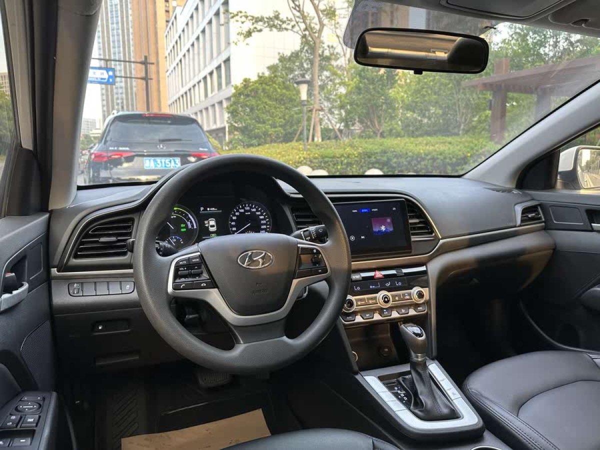 現(xiàn)代 領(lǐng)動插電混動  2019款 1.6L PHP 智行版圖片