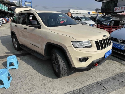 2016年9月 Jeep 大切諾基(進(jìn)口) 3.0TD 柴油 精英導(dǎo)航版圖片