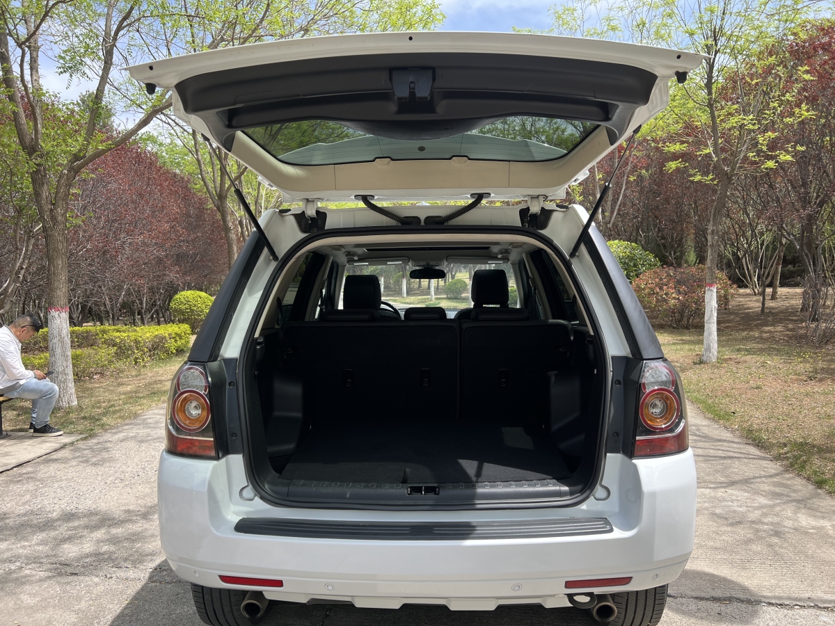 路虎 神行者2  2013款 2.0T Si4 SE汽油版圖片