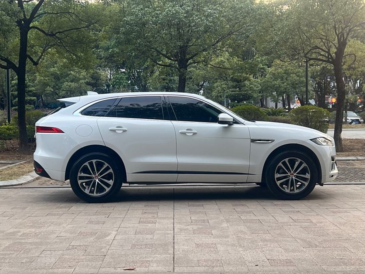 2018年1月捷豹 F-PACE  2018款 2.0T 四驅(qū)都市尊享版