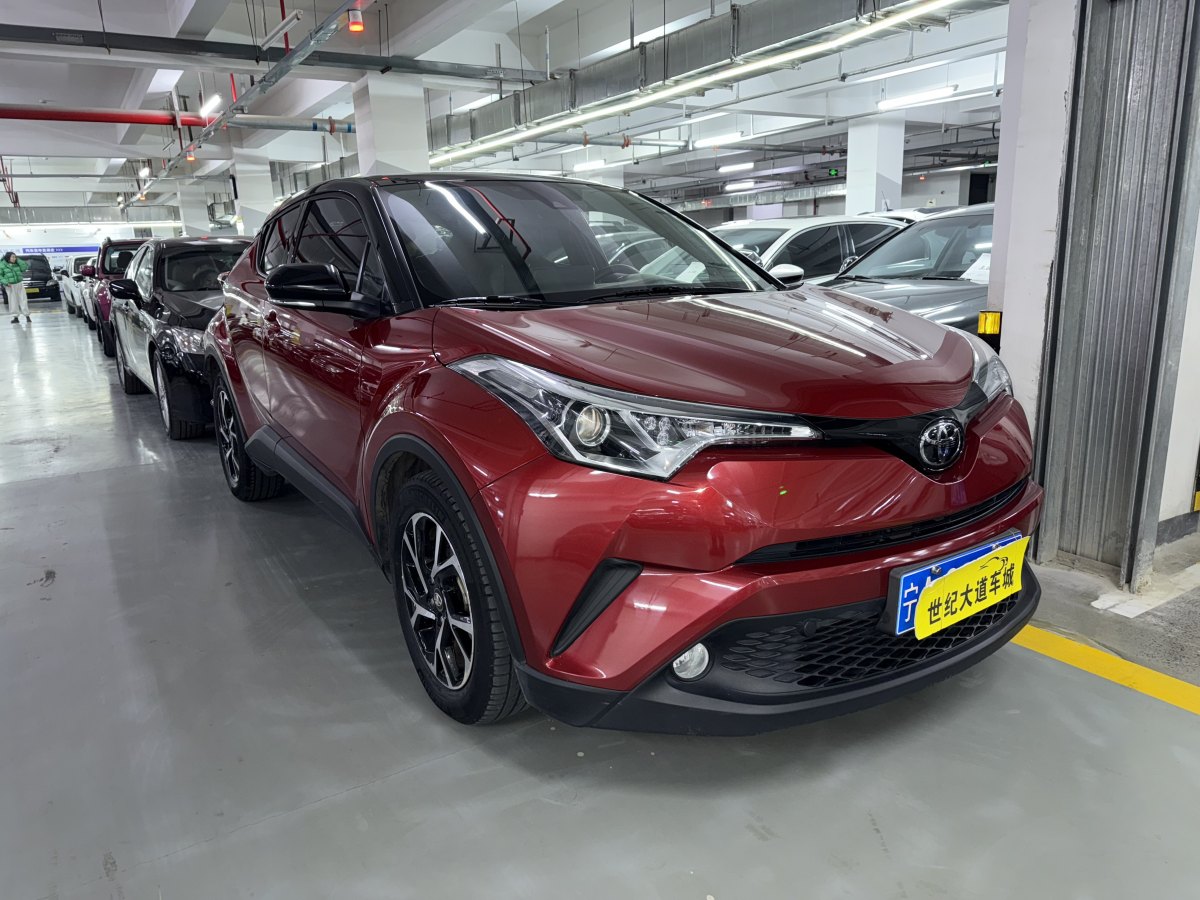 豐田 C-HR  2020款 2.0L 領(lǐng)先版圖片