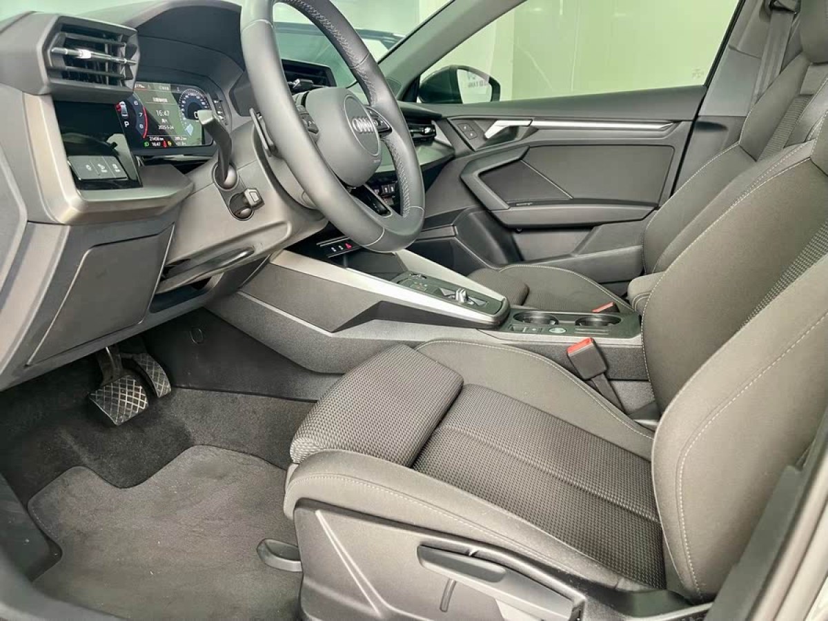 奧迪 奧迪A3  2023款 A3L Limousine 35 TFSI 進取運動型圖片