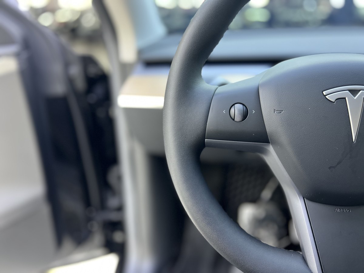 2023年9月特斯拉 Model Y  2022款 改款 長(zhǎng)續(xù)航全輪驅(qū)動(dòng)版