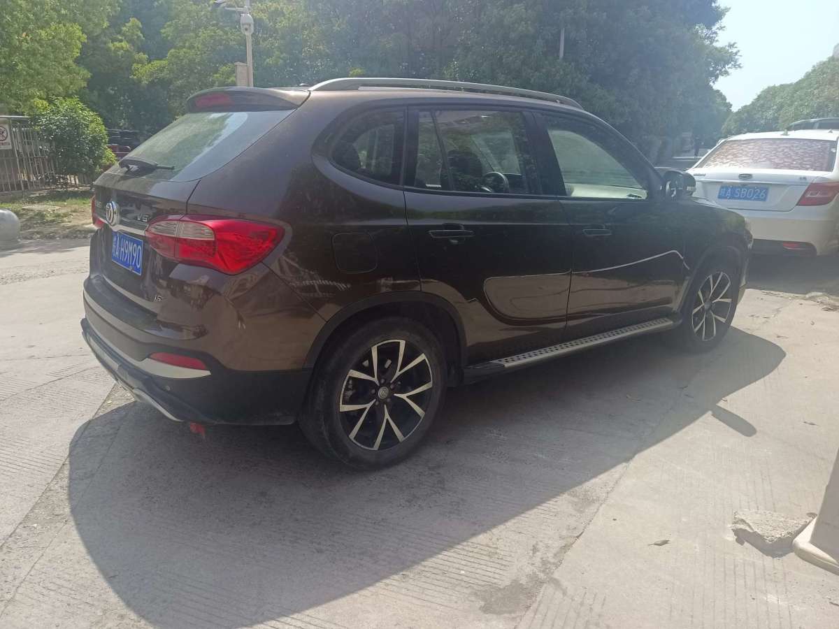 中華 V5  2012款 1.5T 自動兩驅(qū)運動型圖片