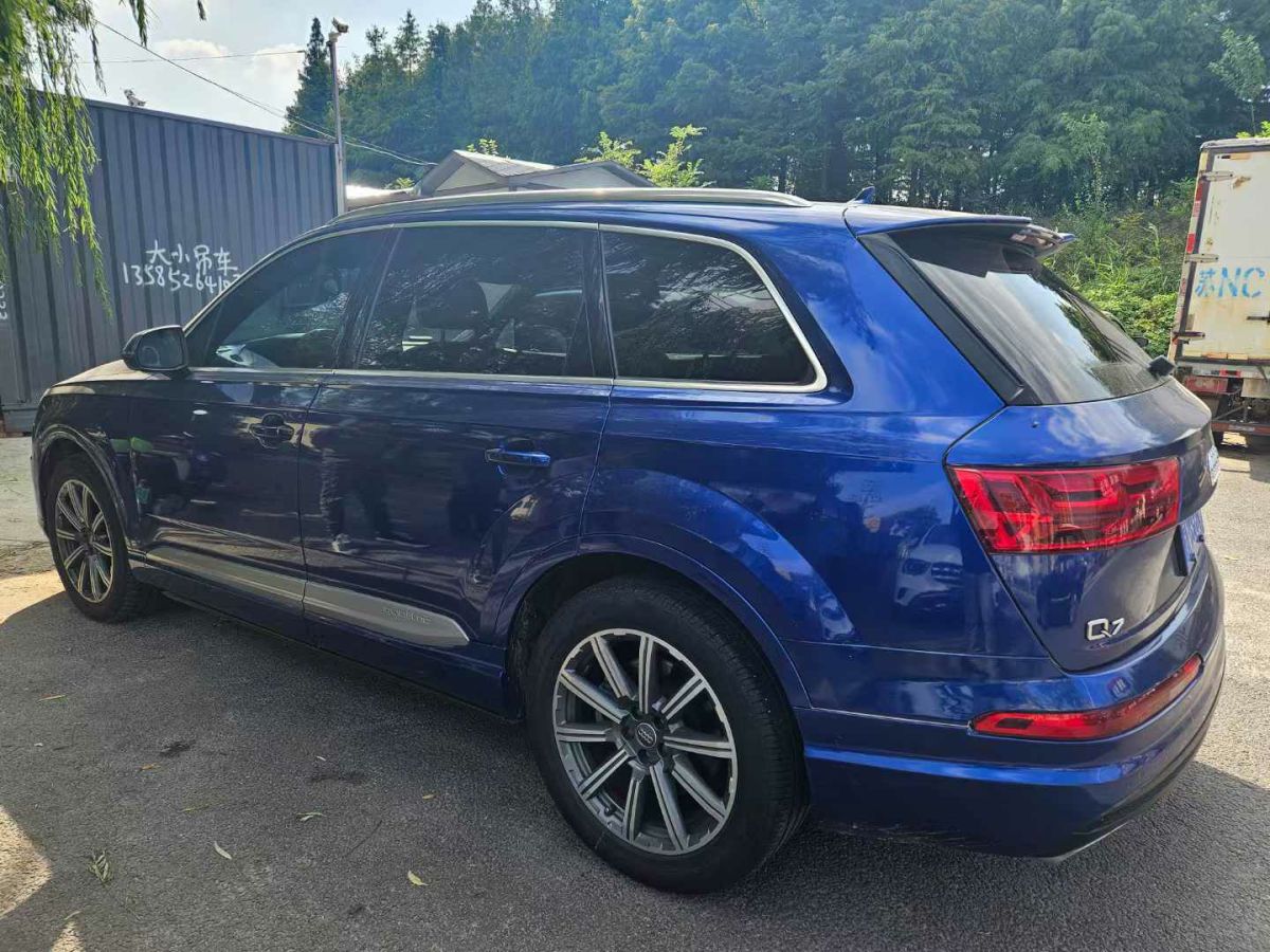 2015年12月奧迪 奧迪Q7  2015款 Q7 35TDI quattro 卓越版