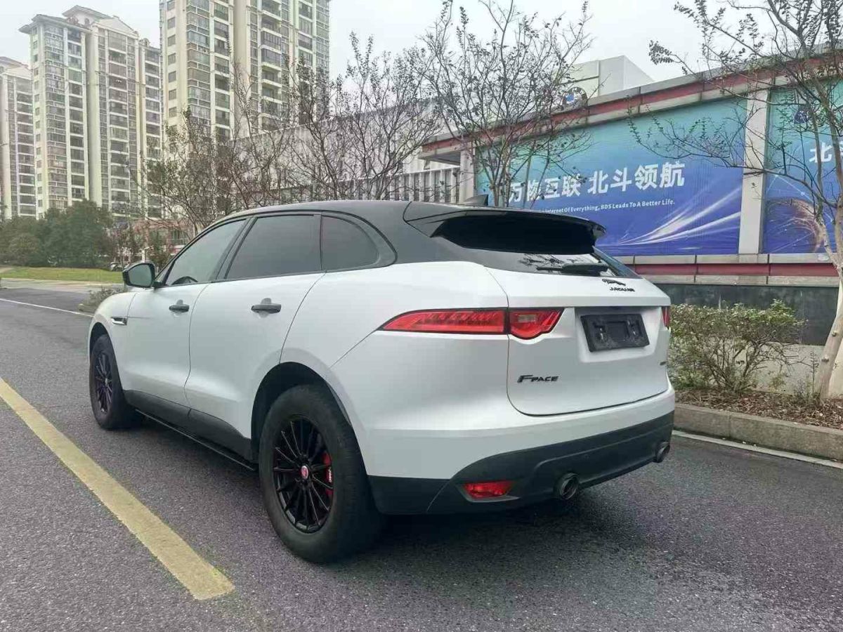 捷豹 XE  2018款 2.0T 200PS 兩驅(qū)R-Sport運動版圖片