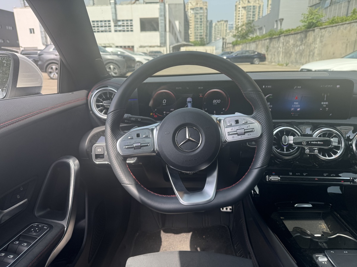奔馳 奔馳CLA級(jí)  2022款 改款 CLA 200 獵跑車圖片