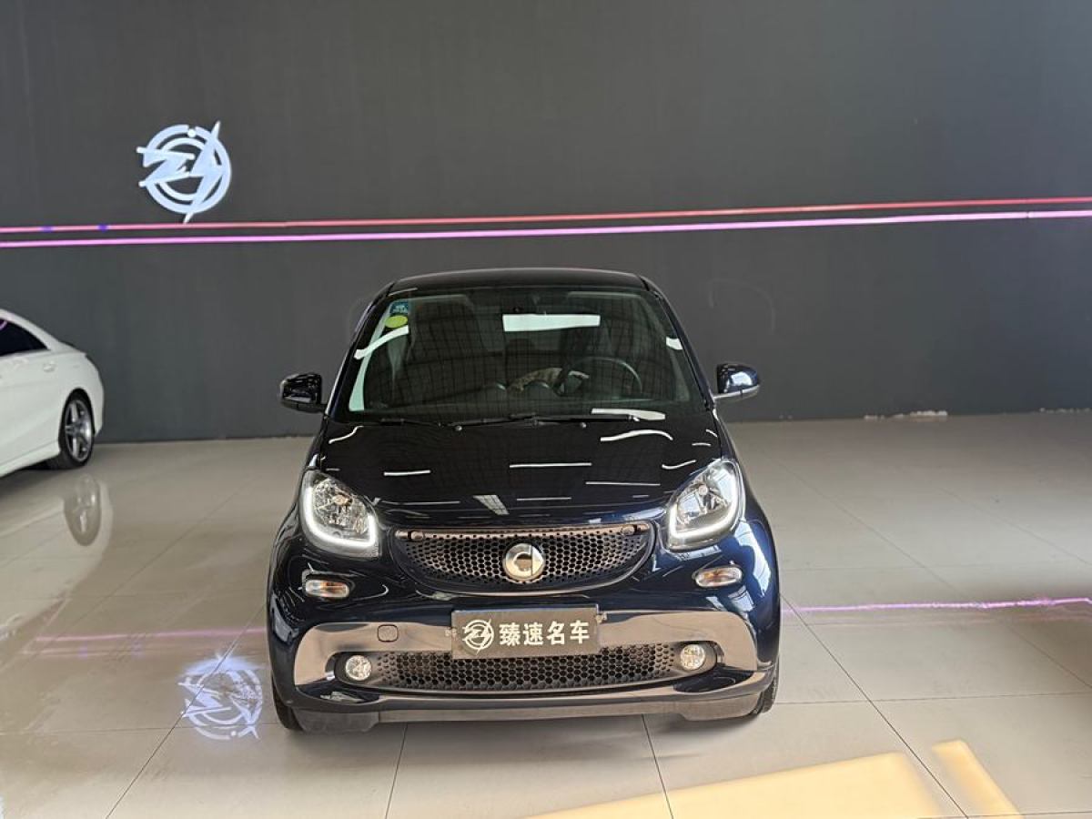 2018年5月smart fortwo  2017款 1.0L 52千瓦魅藍(lán)特別版