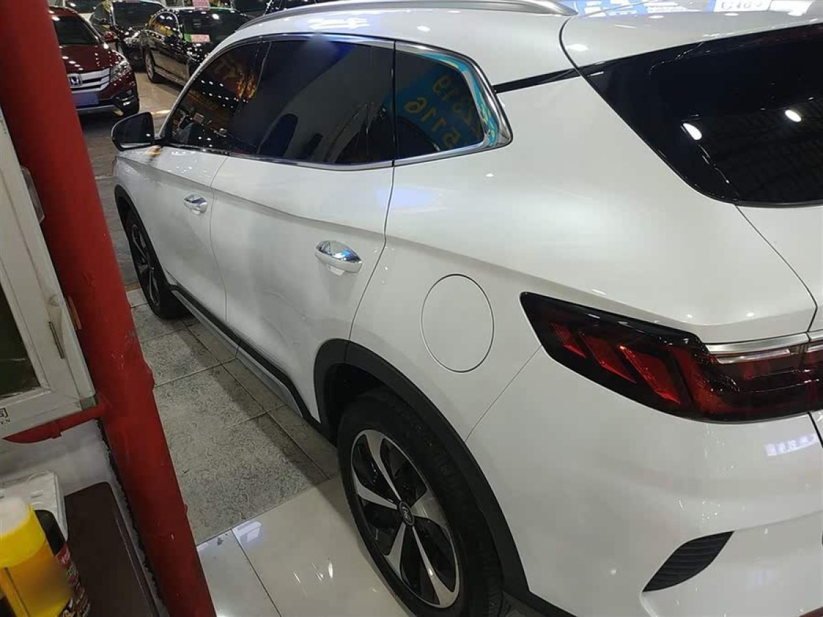 比亞迪 宋PLUS新能源  2021款 DM-i 51KM 尊榮型圖片