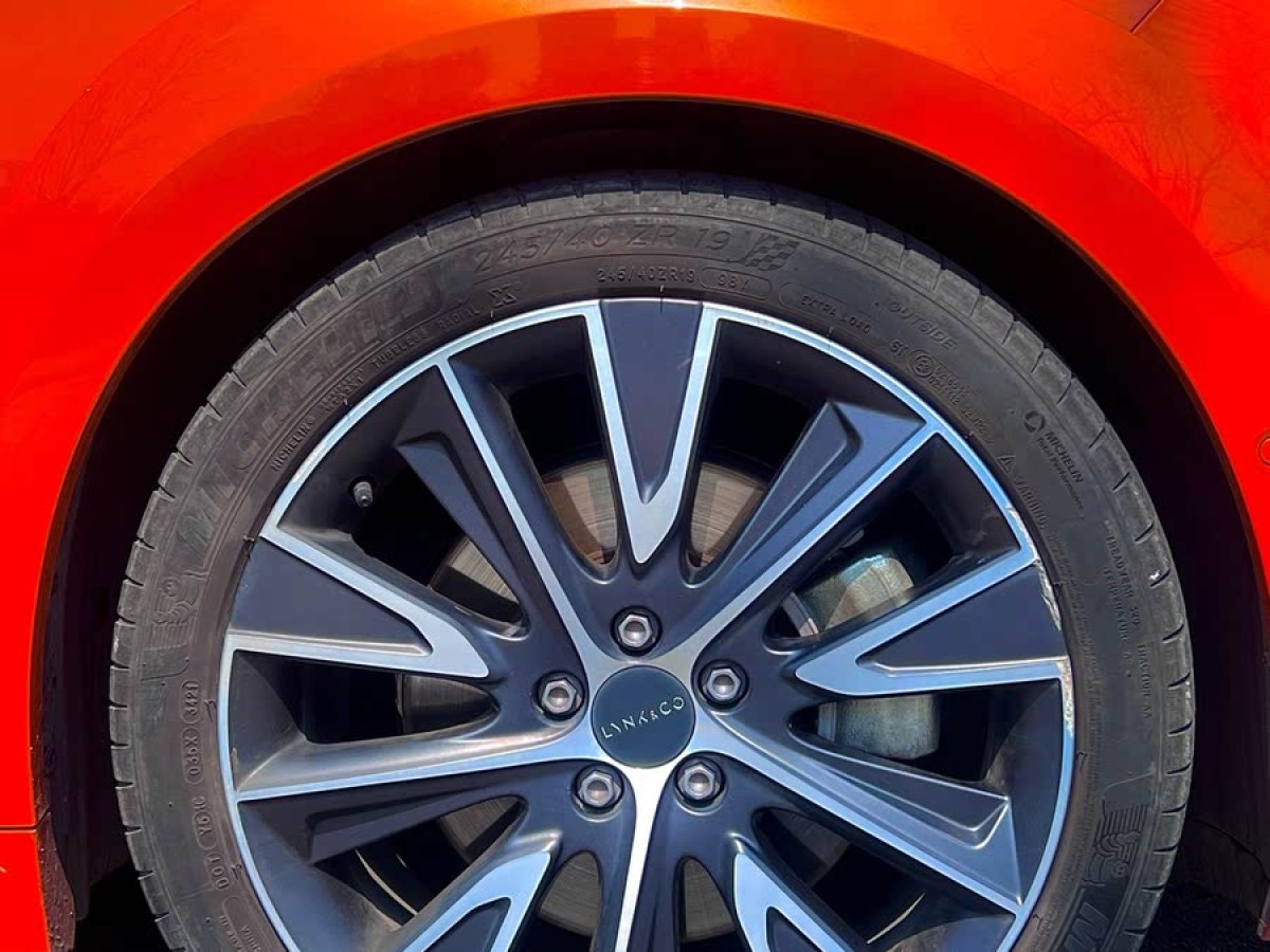 領(lǐng)克 領(lǐng)克02 Hatchback  2021款 2.0TD Halo 駕控套件版圖片
