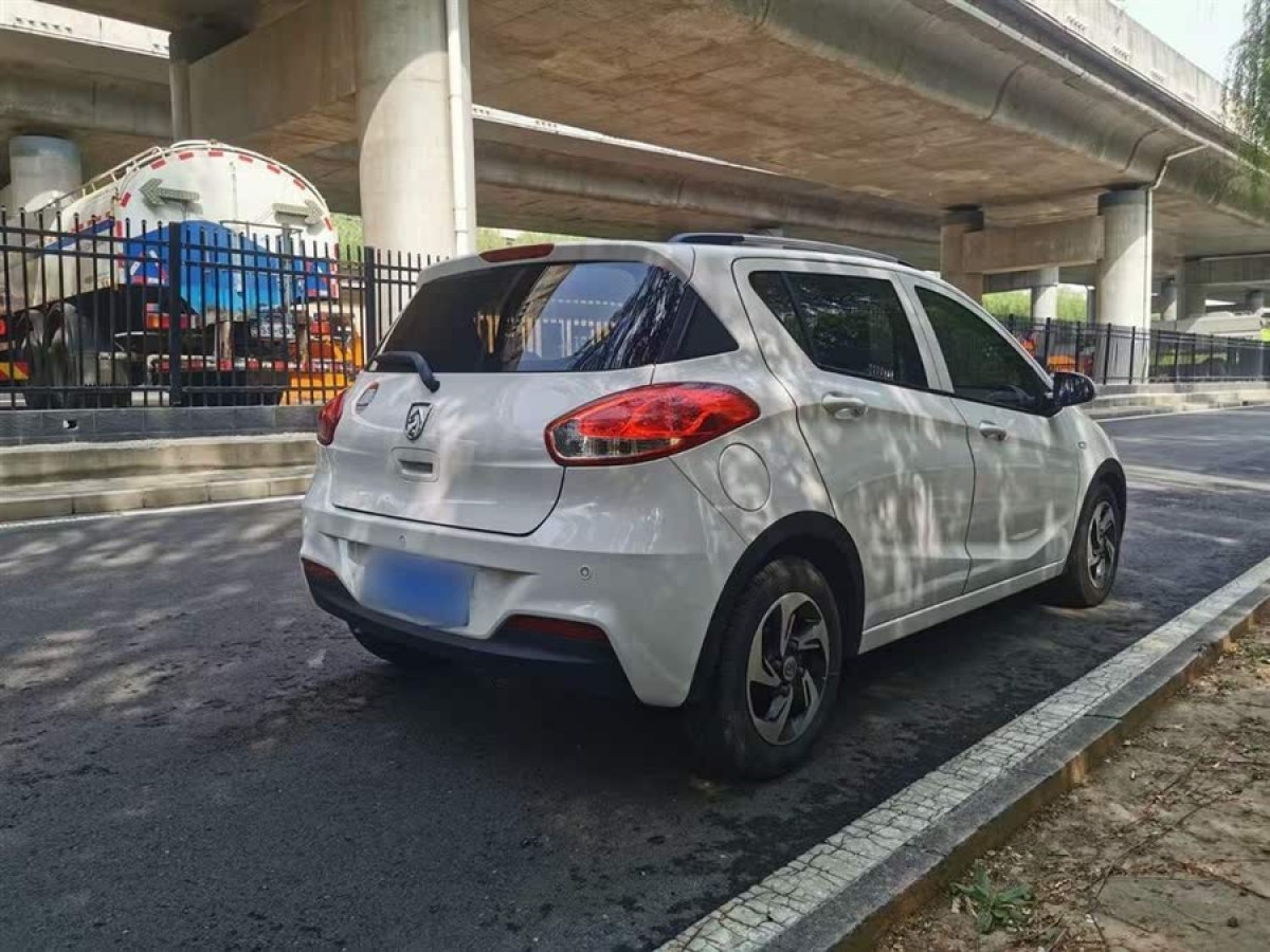 寶駿 310  2017款 1.5L 自動時尚型圖片