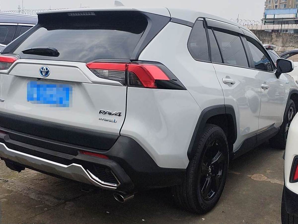 豐田 RAV4榮放  2023款 雙擎 2.5L E-CVT四驅(qū)精英Plus版圖片