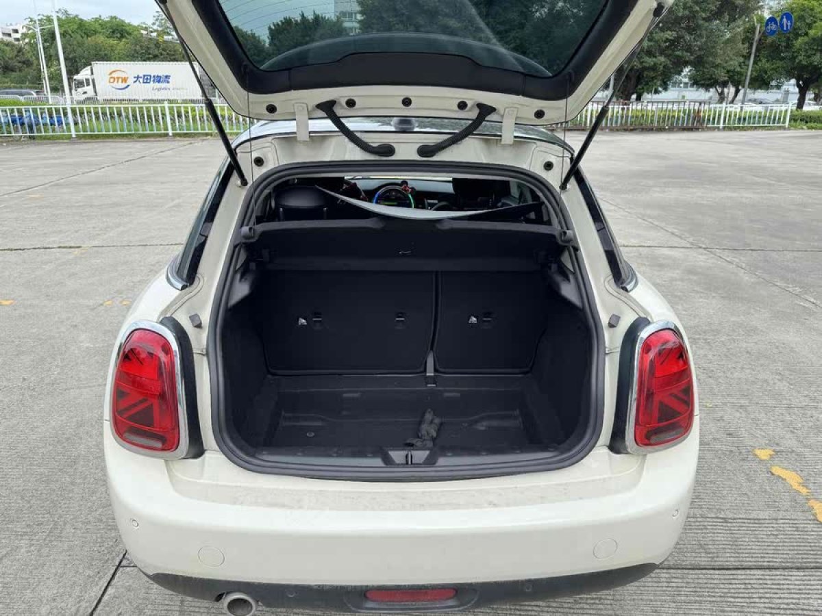 MINI MINI  2020款 1.5T COOPER 經(jīng)典派 五門版圖片