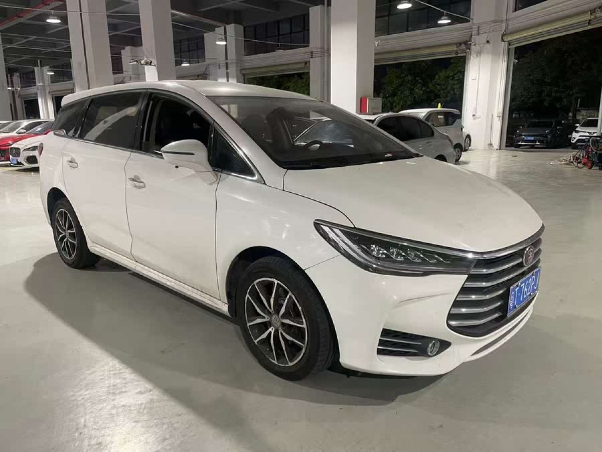 比亞迪 宋MAX  2018款 1.5T 自動(dòng)智聯(lián)豪華型 6座圖片