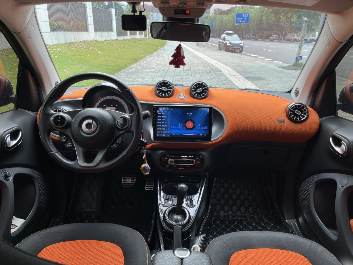 smart fortwo  2015款 1.0L 52千瓦硬頂激情版圖片