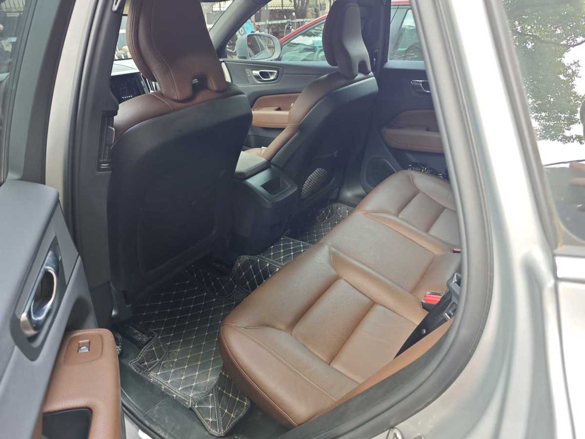 沃爾沃 XC60  2022款 B5 四驅(qū)智逸豪華版圖片