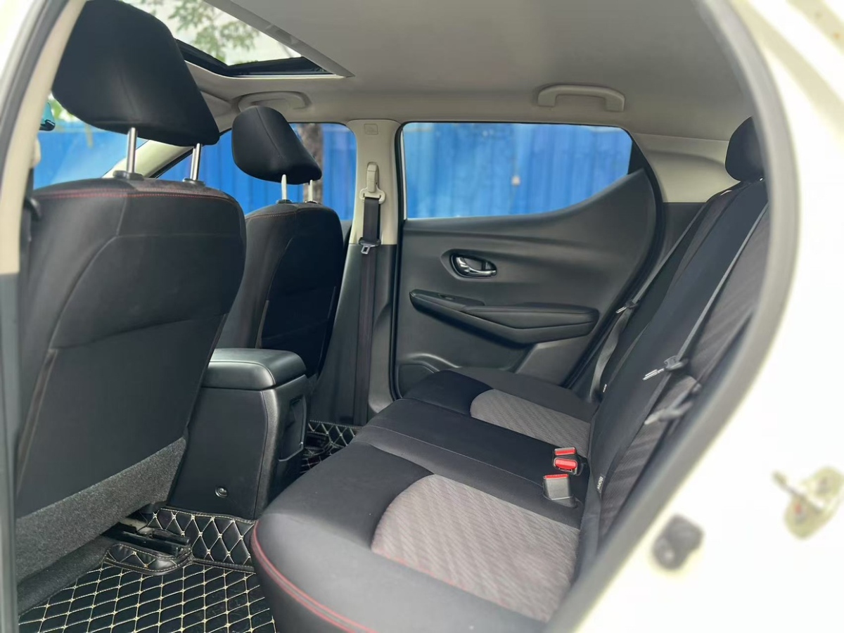 日產(chǎn) LANNIA 藍(lán)鳥(niǎo)  2019款 1.6L CVT智聯(lián)智酷版 國(guó)V圖片