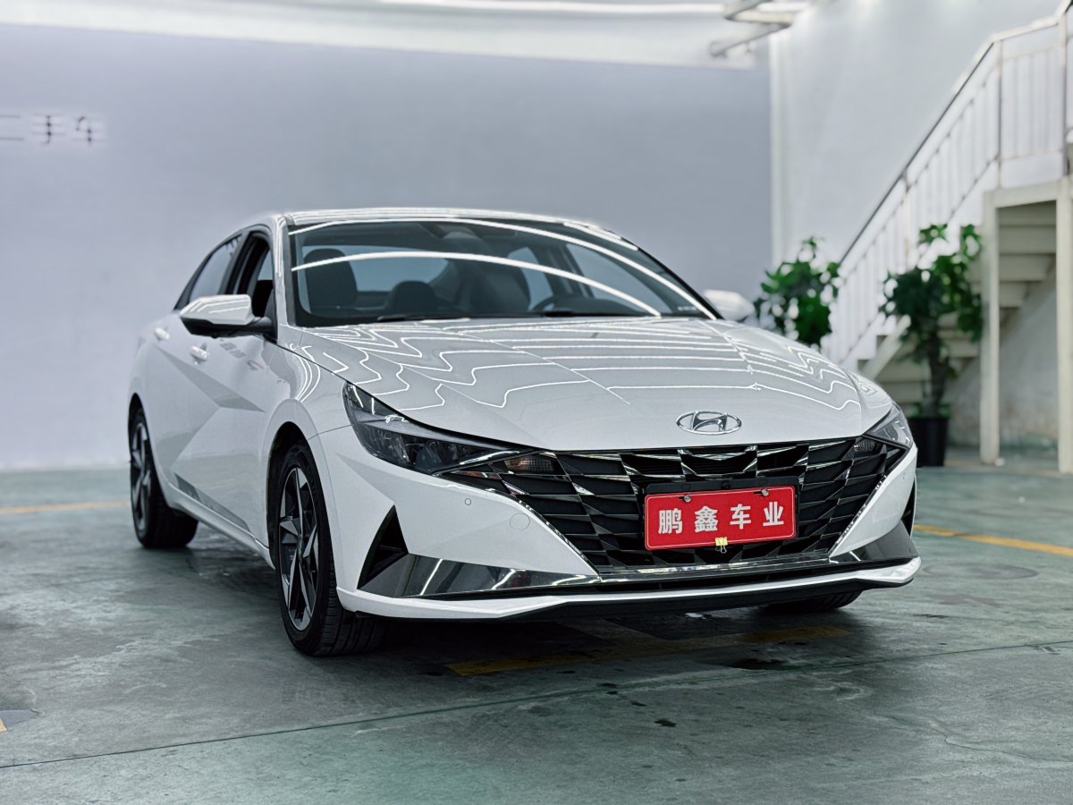 現(xiàn)代 伊蘭特  2021款 1.5L LUX尊貴版圖片