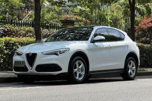 Stelvio 阿尔法·罗密欧 2.0T 200HP 精英版