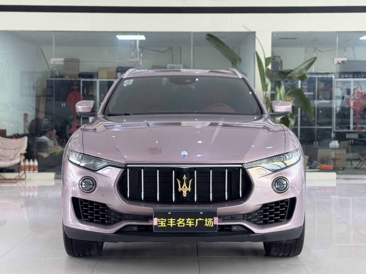 2019年7月瑪莎拉蒂 Levante  2019款 3.0T 350Hp 標(biāo)準(zhǔn)版 國(guó)VI