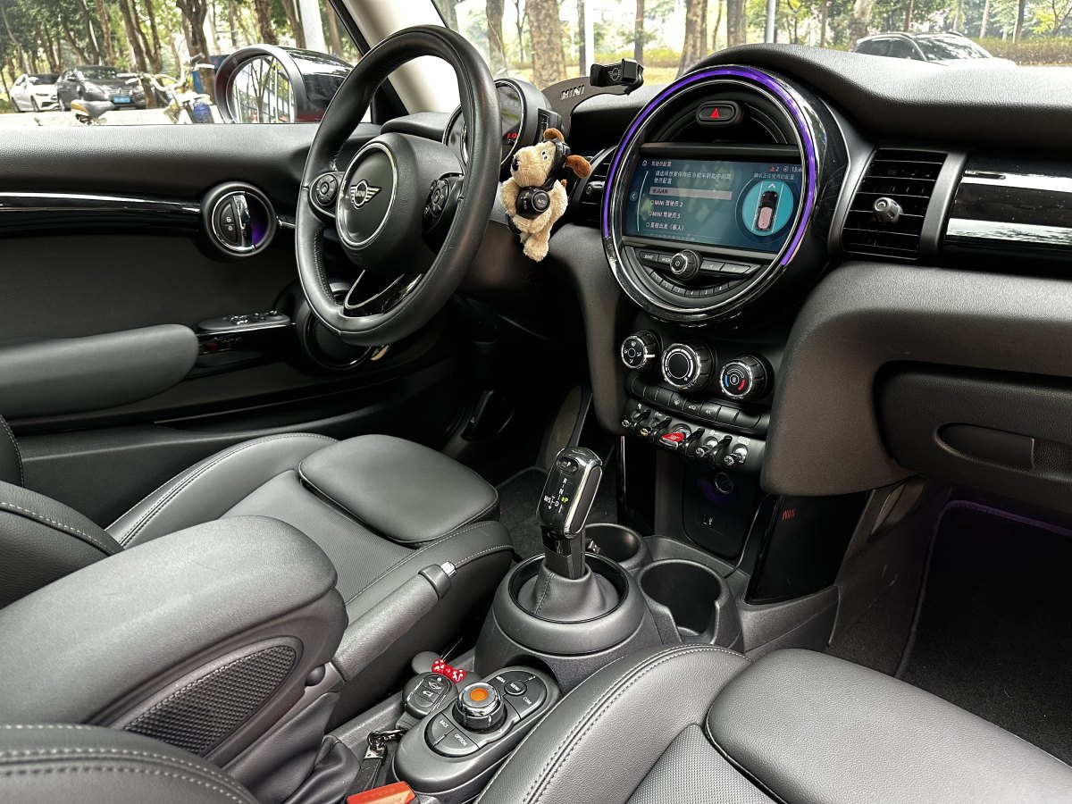 MINI MINI  2020款 1.5T COOPER 經(jīng)典派圖片