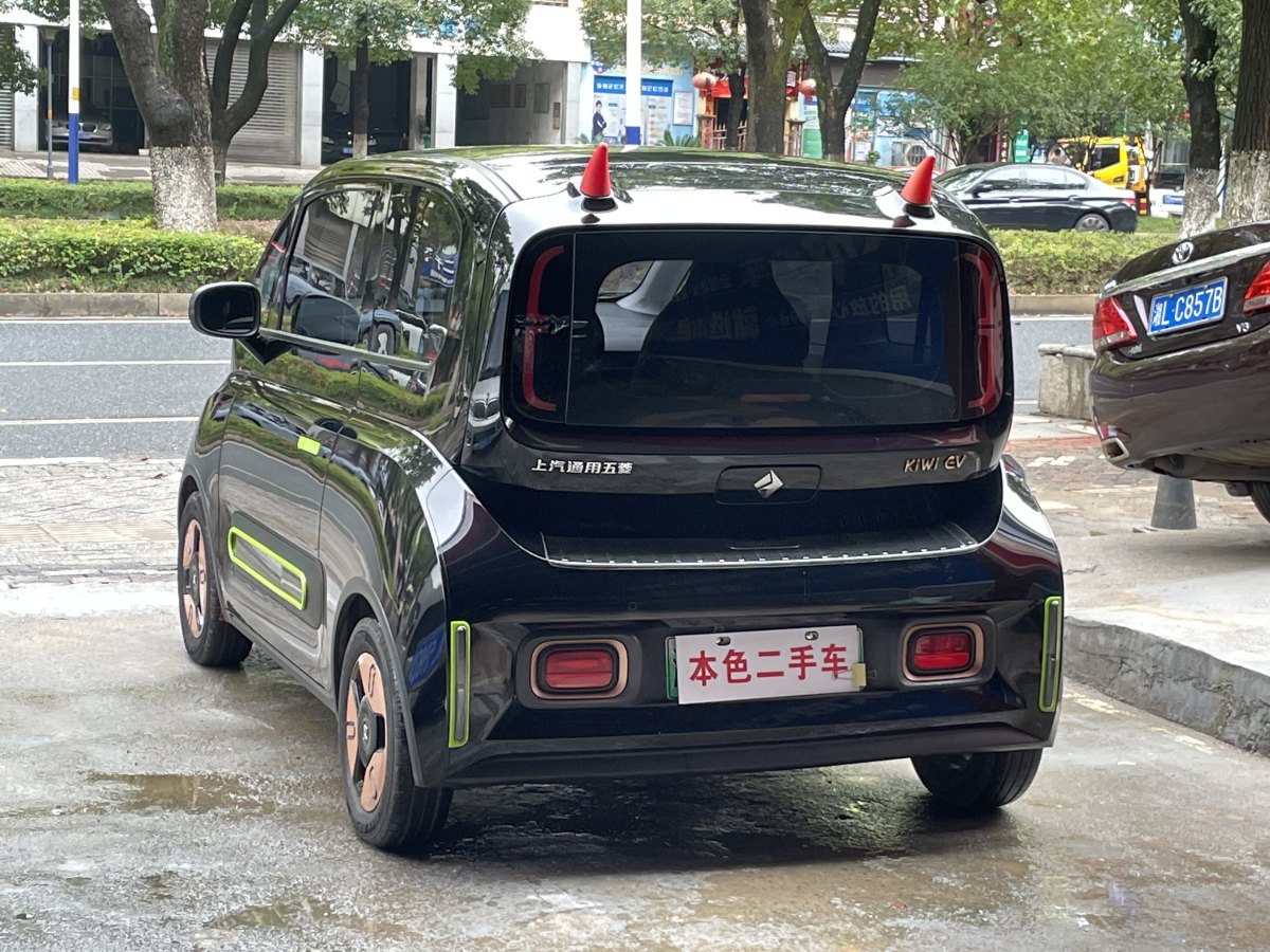 宝骏 宝骏KiWi EV  2022款 设计师轻享版 三元锂图片