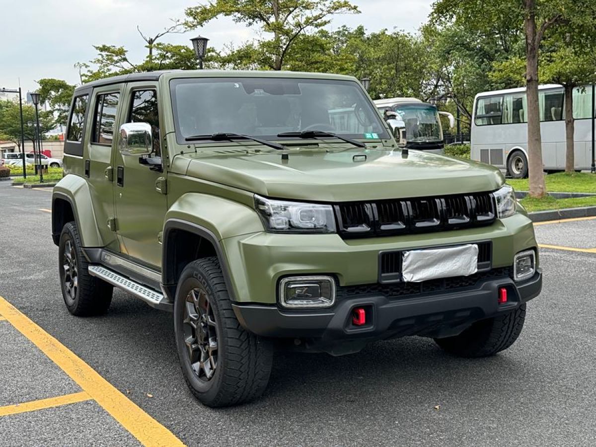 2022年4月北京 BJ40  2021款 2.0D 自動(dòng)四驅(qū)刀鋒英雄版?zhèn)b客型