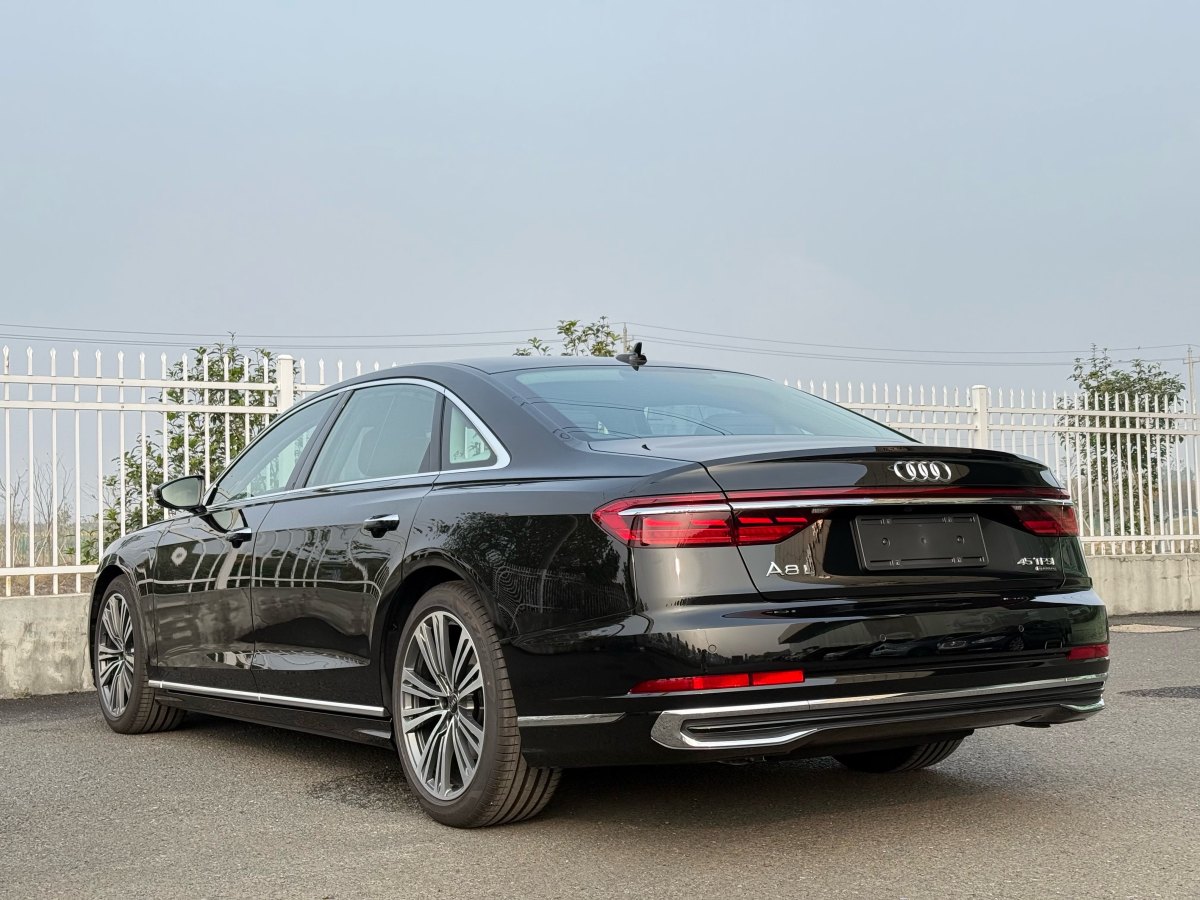 奧迪 奧迪A8  2025款 A8L 45 TFSI quattro 豪華型圖片