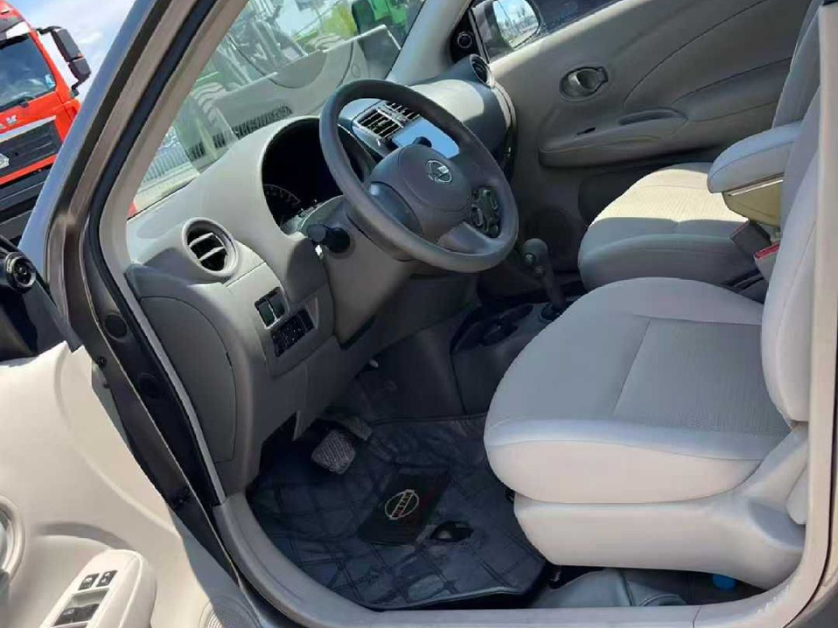 日產(chǎn) 天籟  2012款 XL NAVI 2.5L CVT云安全導航版圖片