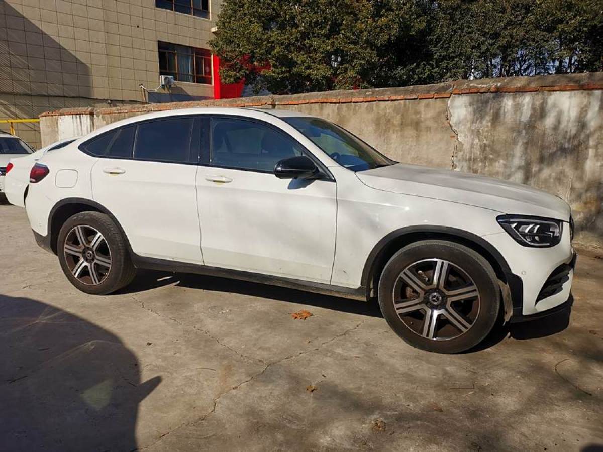 奔馳 奔馳GLC  2022款 改款 GLC 260 4MATIC 轎跑SUV圖片