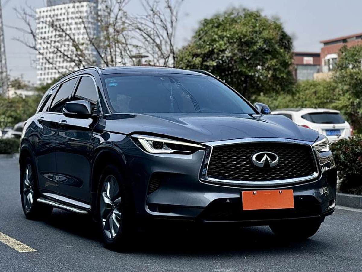 2020年12月英菲尼迪 QX50  2020款 改款 2.0T 兩驅(qū)時尚版