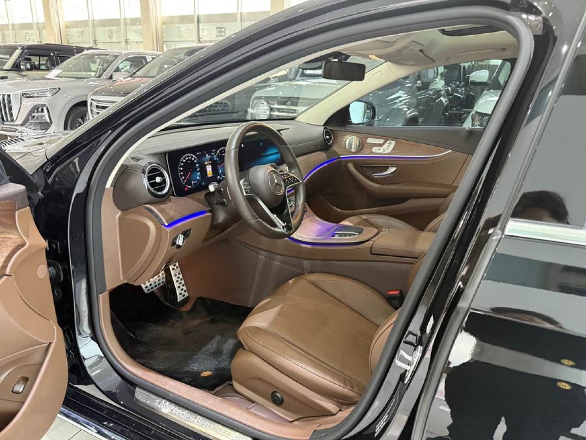 奔馳 奔馳E級(jí)  2023款 改款 E 300 L 豪華型圖片