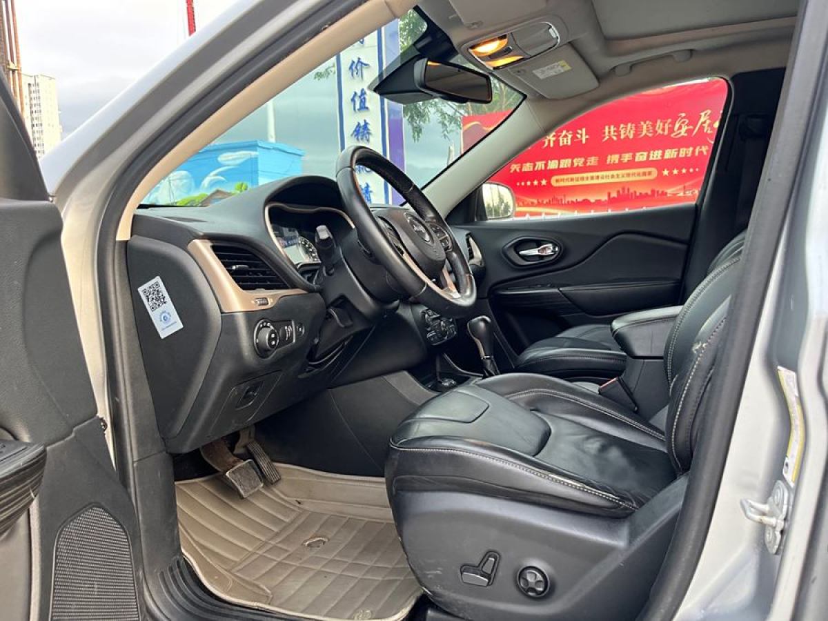 Jeep 自由光  2014款 2.4L 豪華版圖片