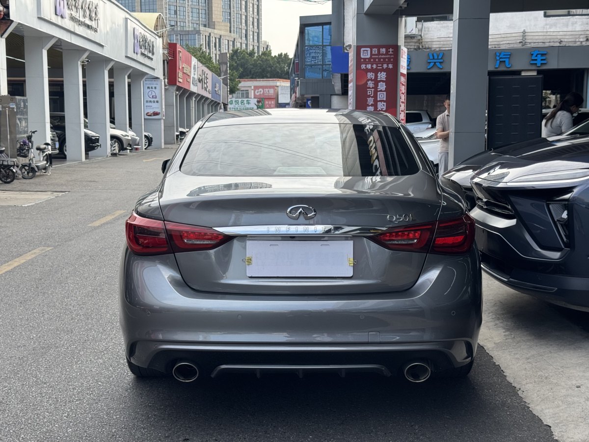 英菲尼迪 Q50L  2021款 2.0T 進(jìn)享運(yùn)動(dòng)版圖片