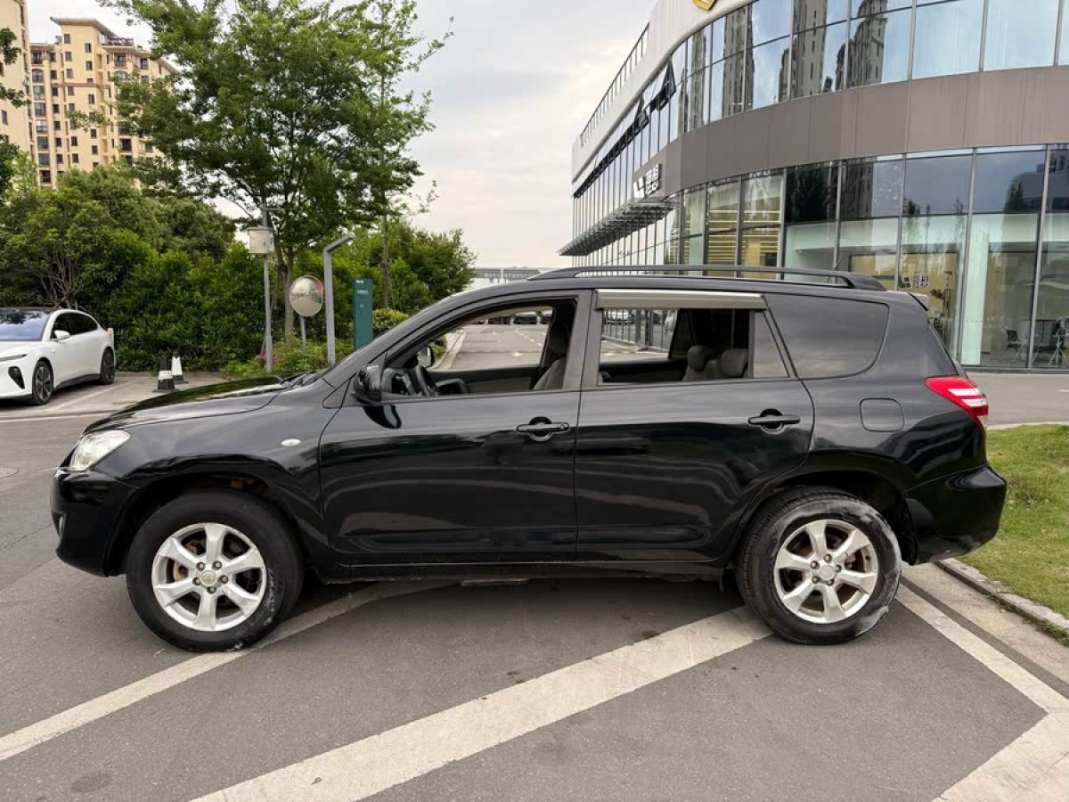 豐田 RAV4榮放  2010款 2.0L 自動(dòng)豪華升級(jí)版圖片