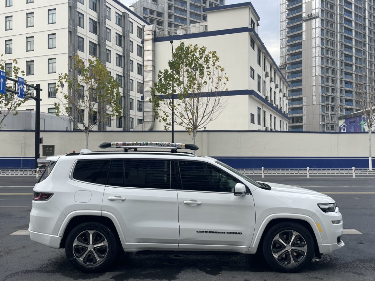 Jeep 指揮官PHEV  2020款 2.0T 混動進(jìn)享版圖片