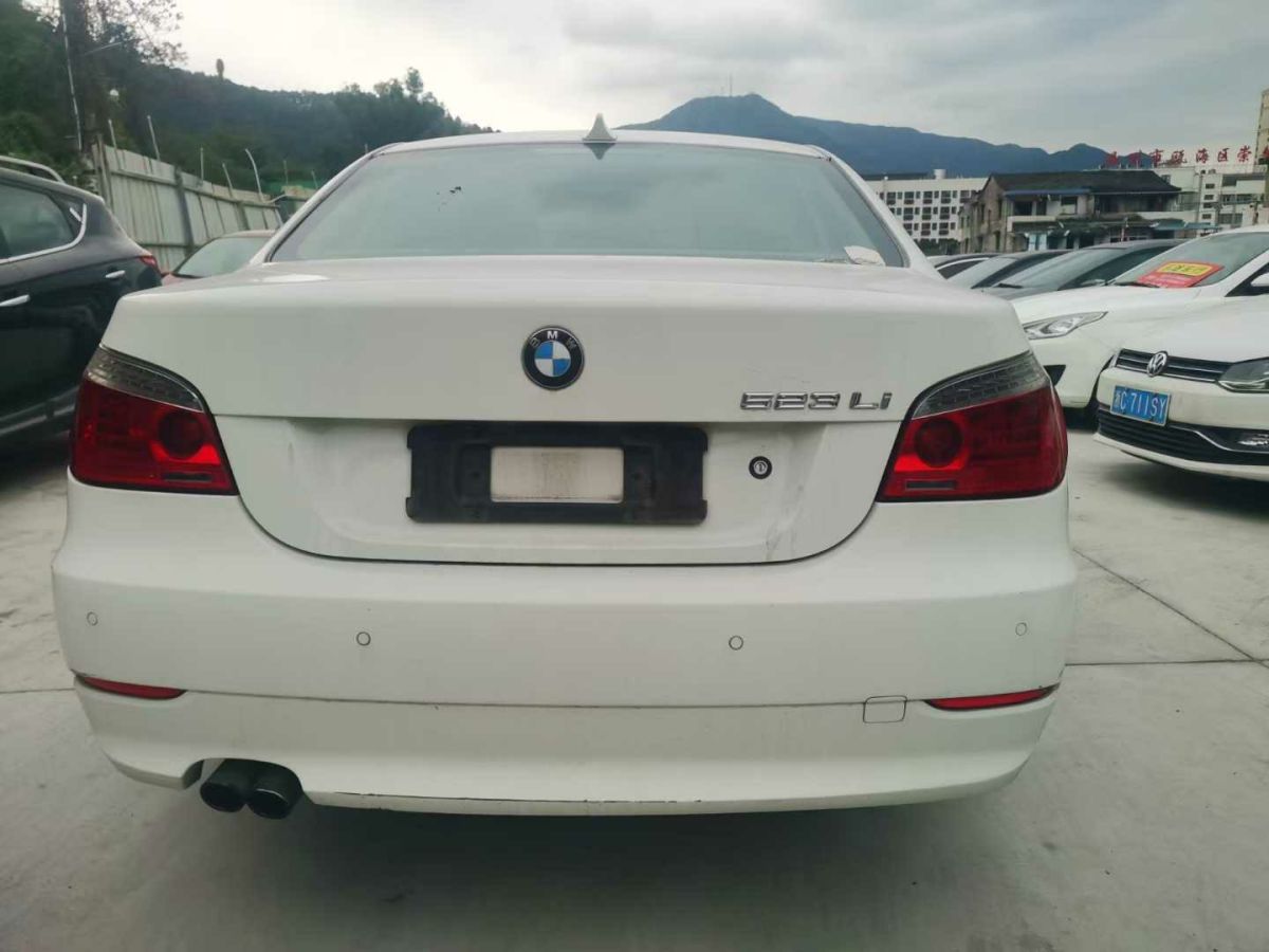 寶馬 寶馬5系  2009款 528i xDrive 2.0T 四驅(qū)版圖片