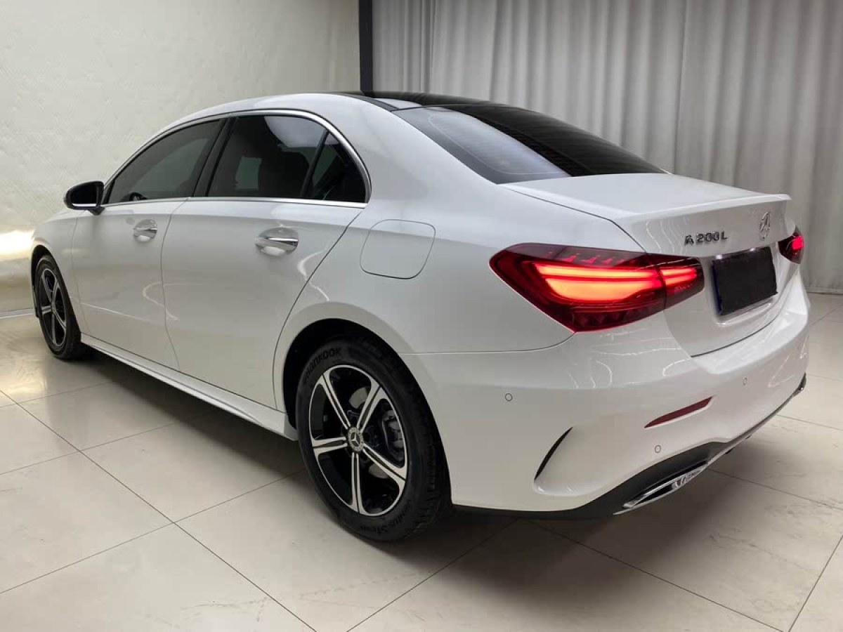 奔馳 奔馳A級(jí)  2023款 A 200 L 時(shí)尚型圖片