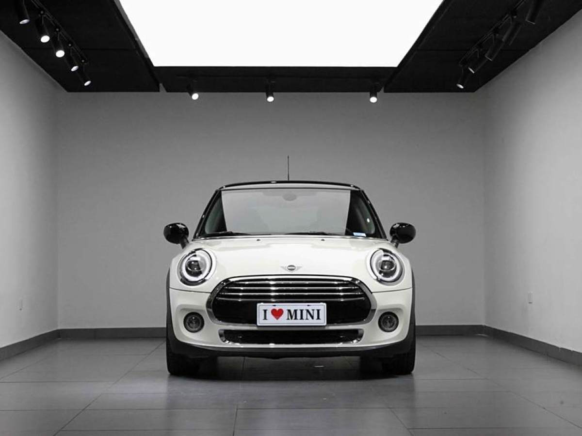 MINI COUNTRYMAN  2018款 1.5T COOPER 藝術(shù)家圖片