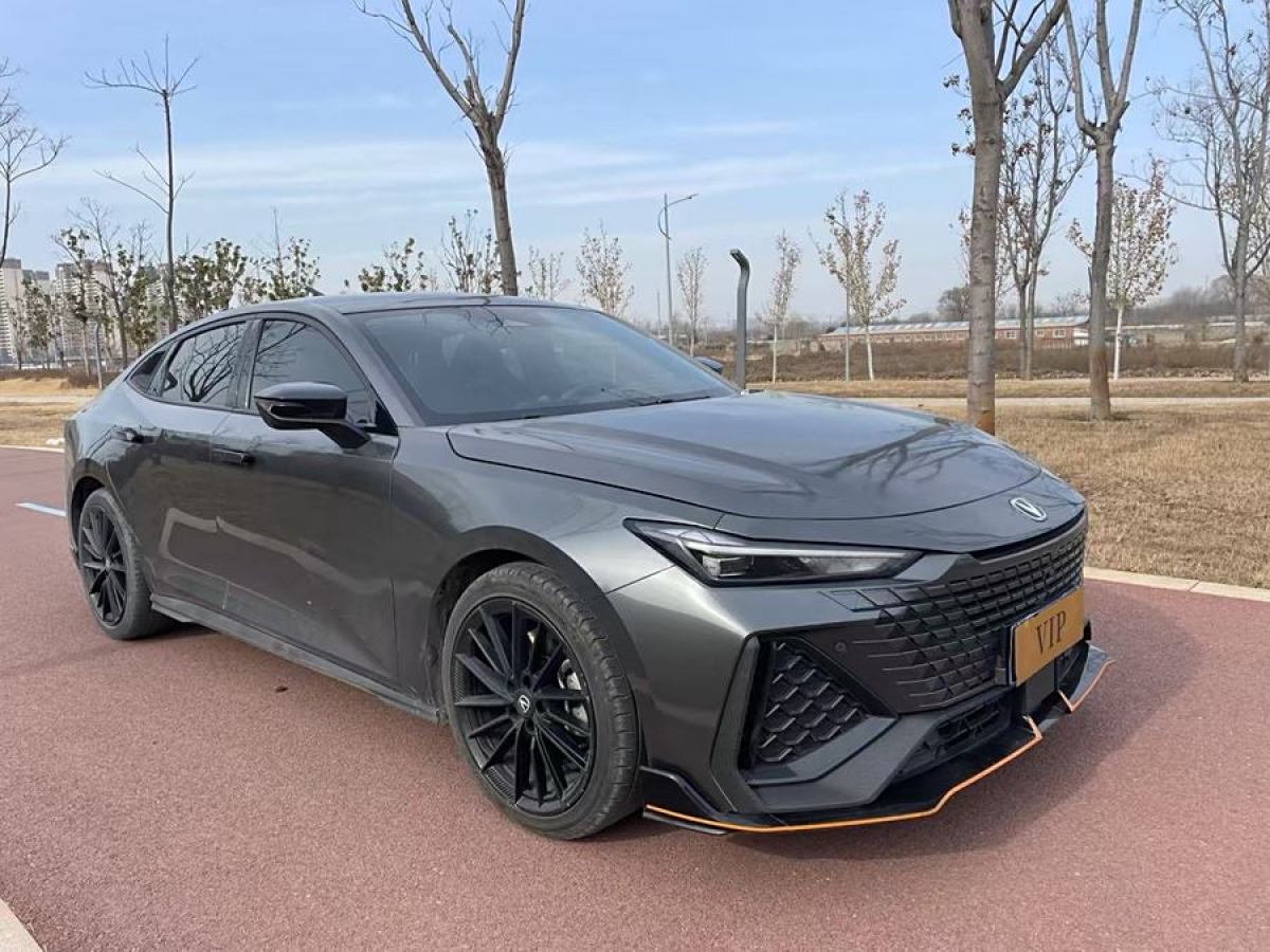 長(zhǎng)安 長(zhǎng)安UNI-V  2022款 2.0T 鋒速版圖片