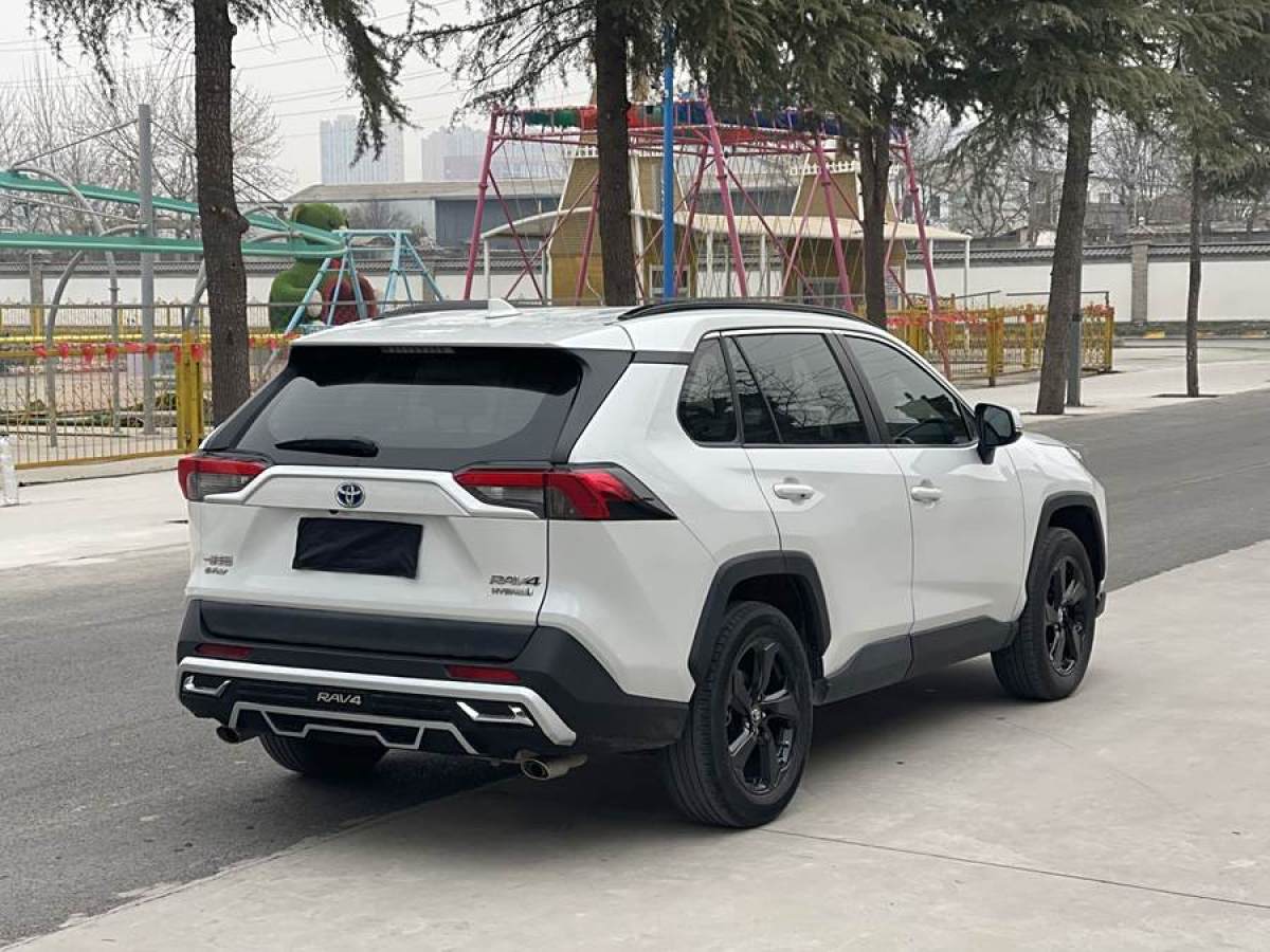 豐田 RAV4榮放  2023款 雙擎 2.5L E-CVT兩驅(qū)精英版圖片