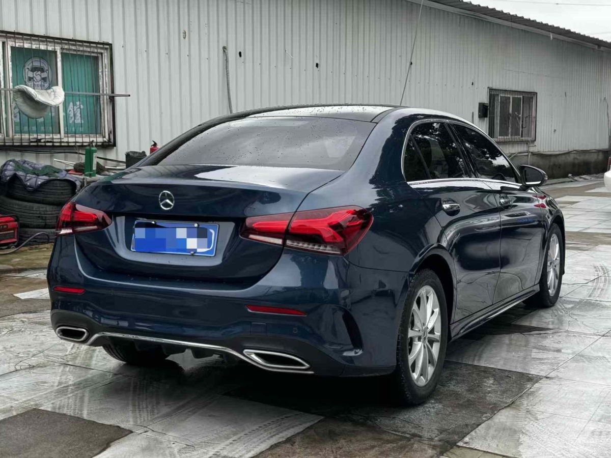 2019年8月奔馳 奔馳A級  2019款  A 220 L 4MATIC 運動轎車