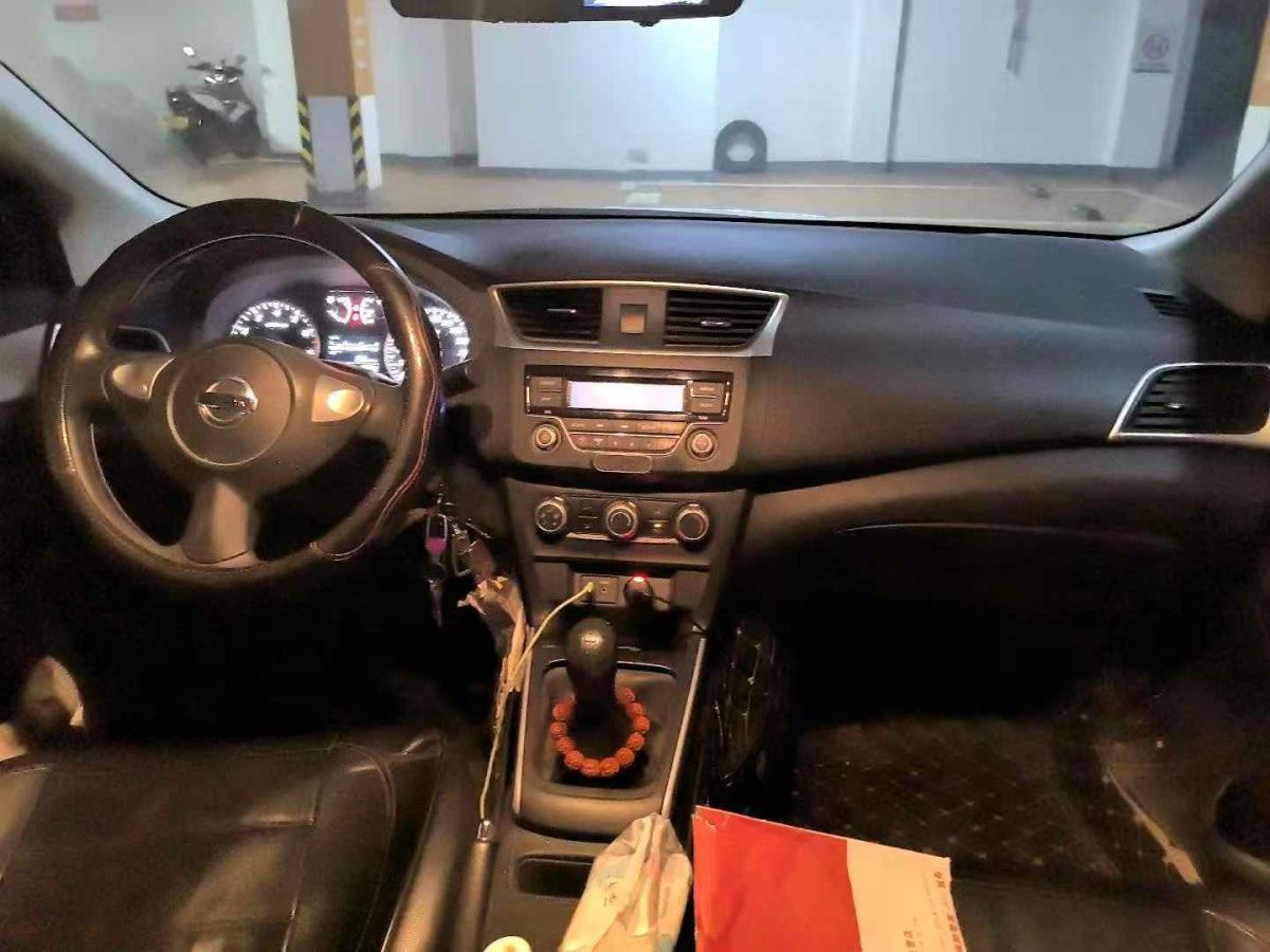 日產(chǎn) 軒逸  2019款  經(jīng)典 1.6XE 手動舒適版圖片