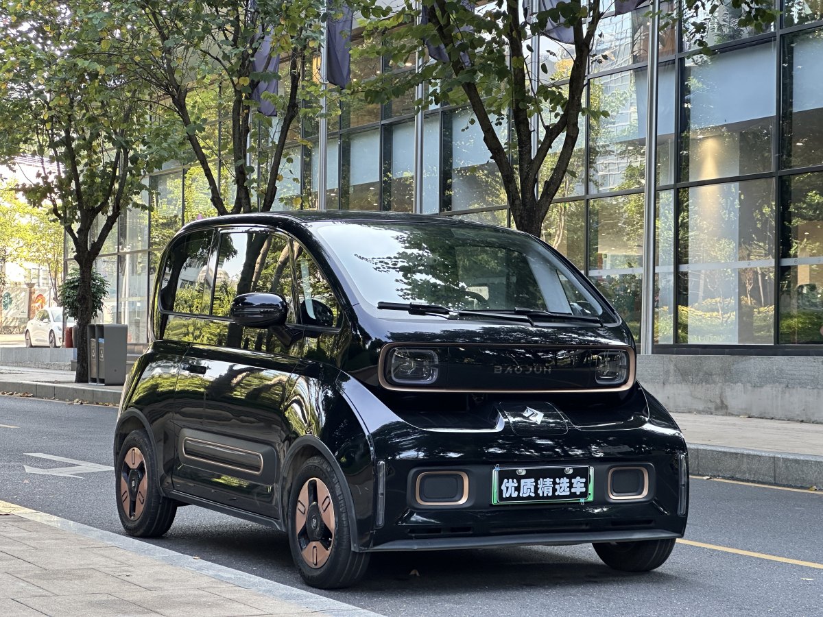 2022年3月寶駿 寶駿KiWi EV  2022款 設(shè)計師輕享版 三元鋰