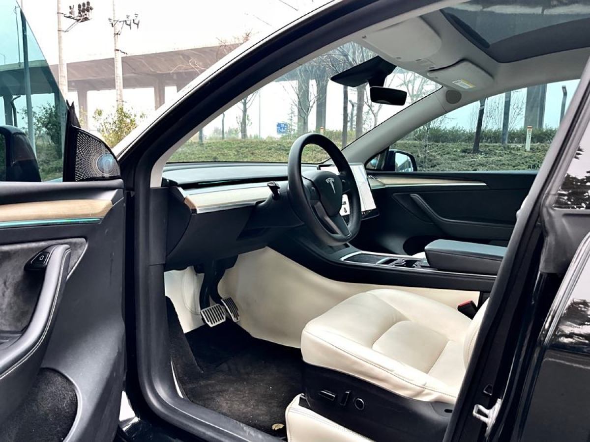 特斯拉 Model 3  2021款 改款 標準續(xù)航后驅(qū)升級版圖片