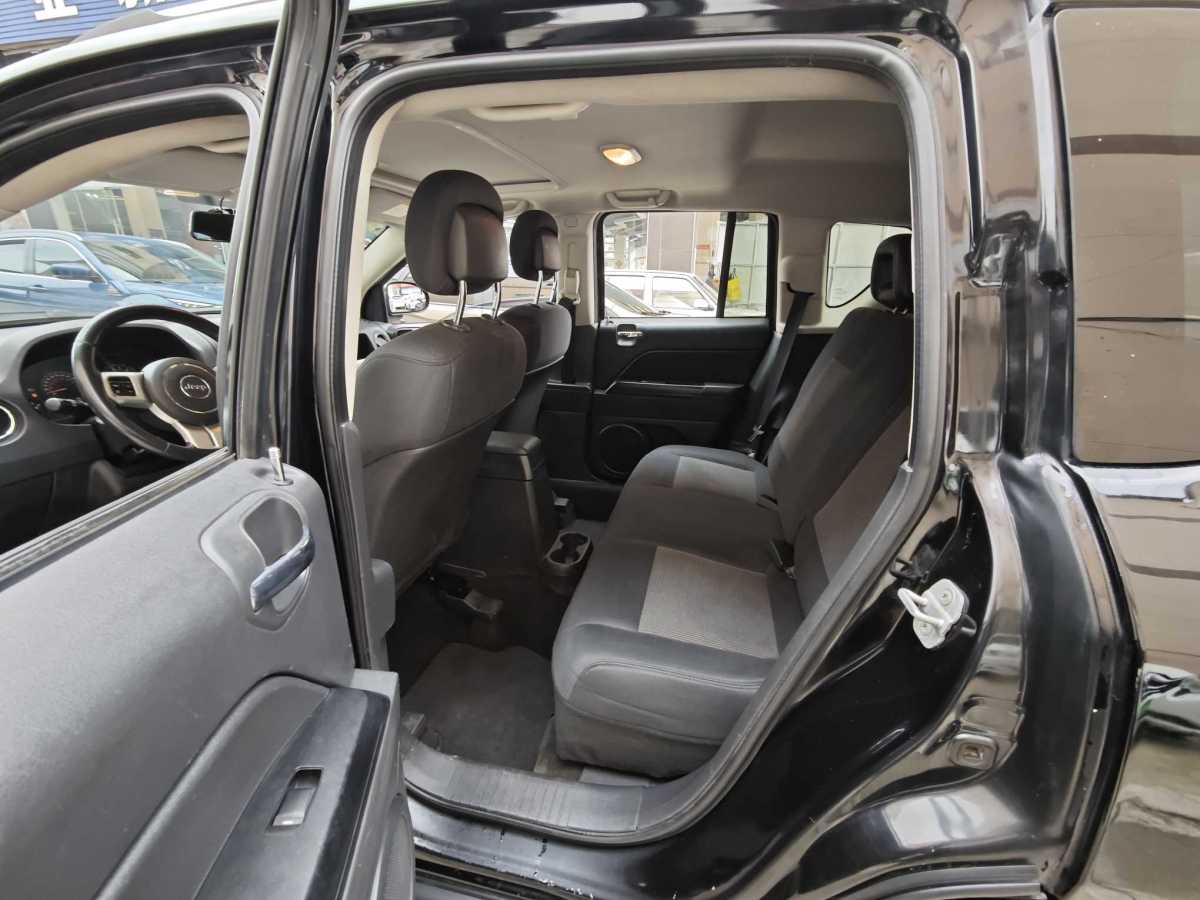 Jeep 指南者  2014款 2.4L 四驅(qū)運動版圖片