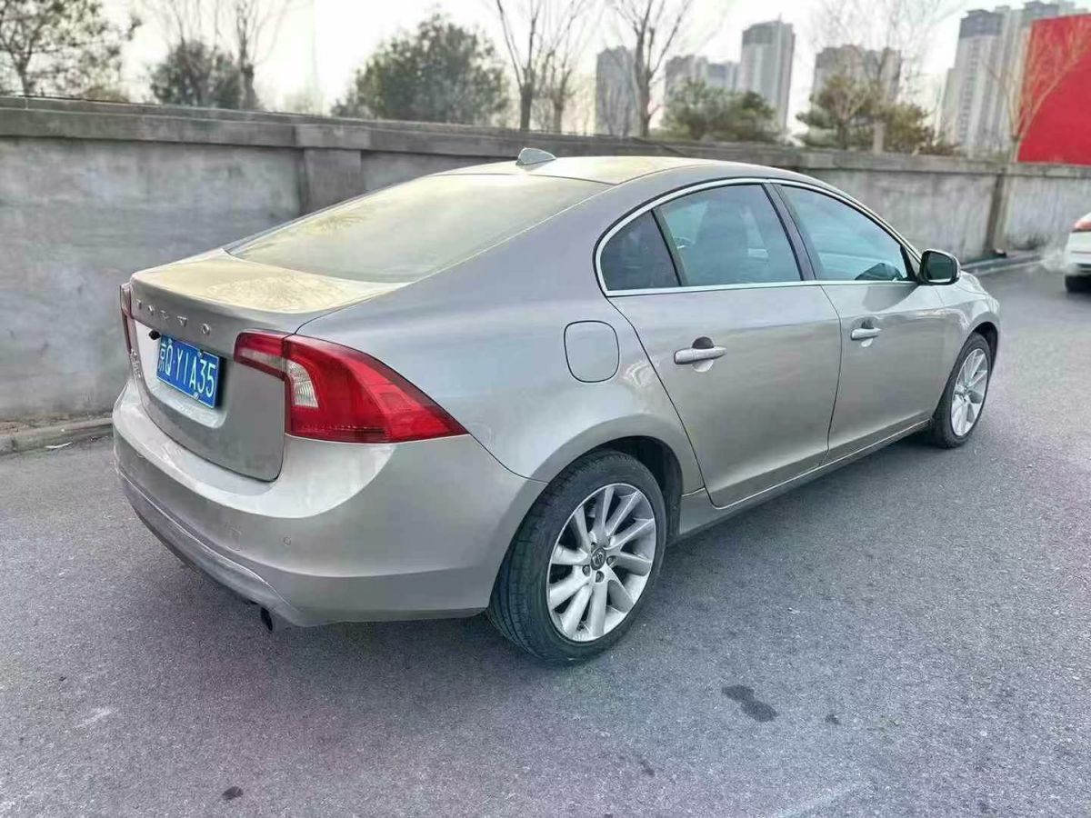 沃爾沃 S60  2014款 2.0T T5 個性運(yùn)動版(改款)圖片