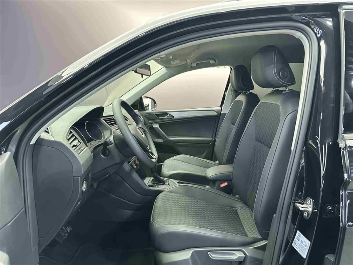 大眾 途觀L  2023款 改款 330TSI 自動兩驅(qū)舒享版圖片