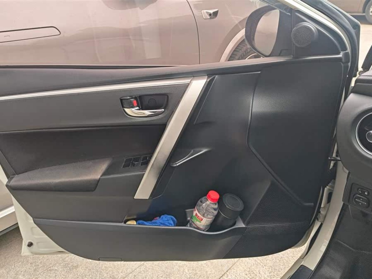 豐田 卡羅拉  2017款 改款雙擎 1.8L E-CVT先鋒版圖片